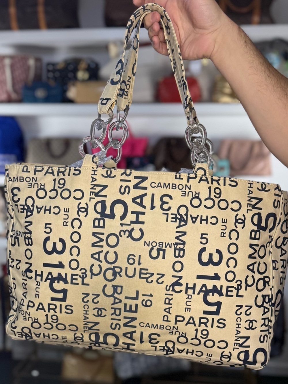 CHANEL TOTE